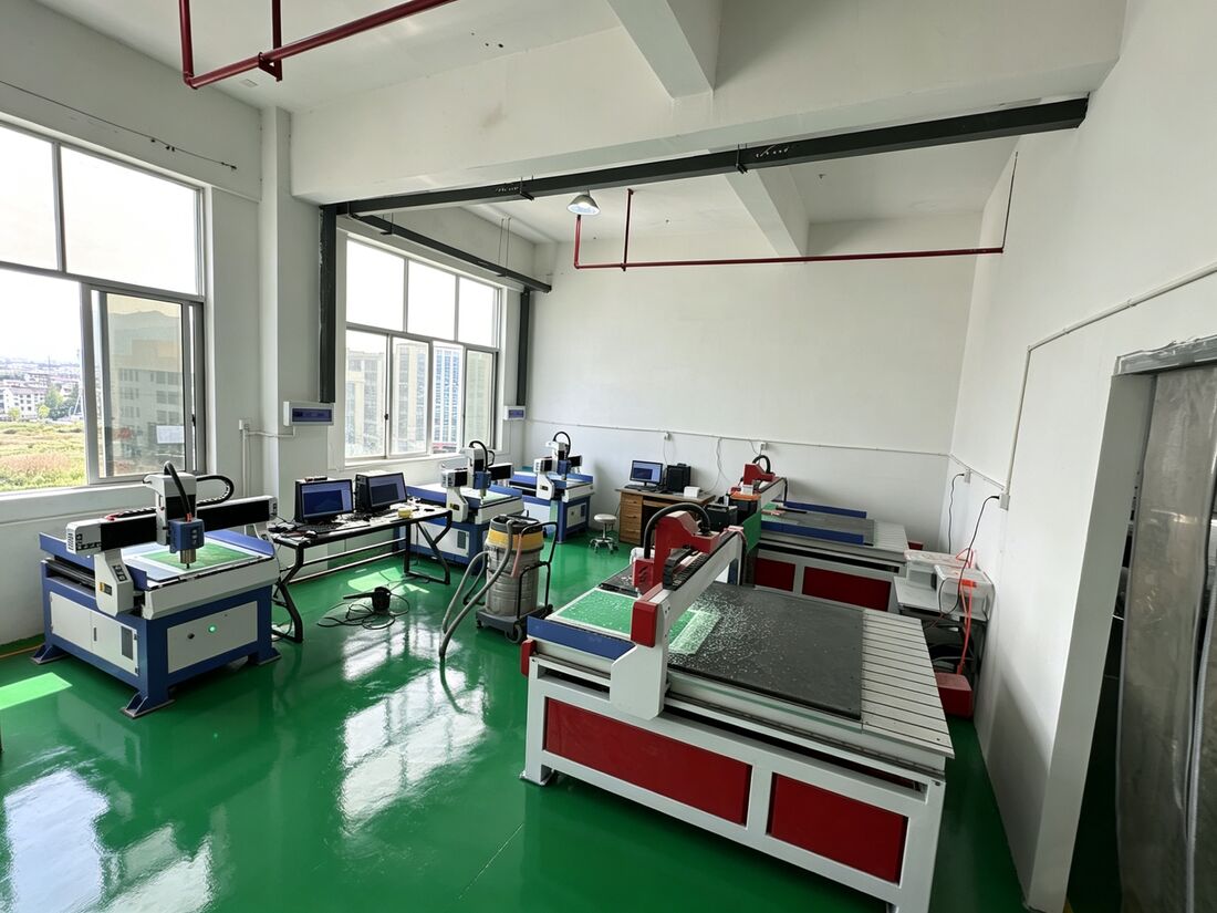 LOCACRYSTAL Pujiang in-house CNC mold workshop — multiple CNC machines for pattern and mold development