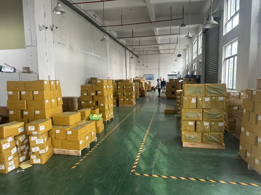 LOCACRYSTAL Pujiang factory export pallets sealed and labelled ready for shipment